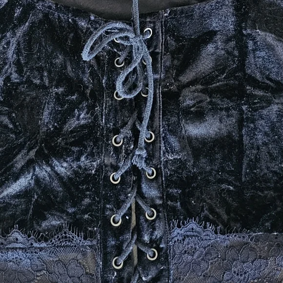 Velvet Crop - Picture 4 of 4